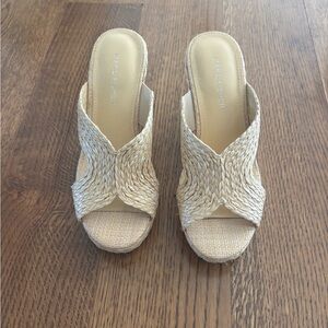 Marc Fisher Women's Cream Woven Wedge Sandals size 6